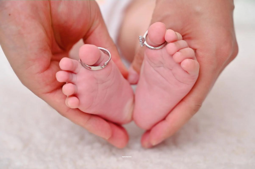 嘉鱼孕妇两个月肚子疼