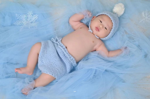 嘉鱼宝宝吐奶黄色