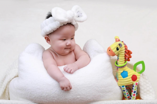 嘉鱼宝宝几个月翻身 嘉鱼宝宝几个月翻身